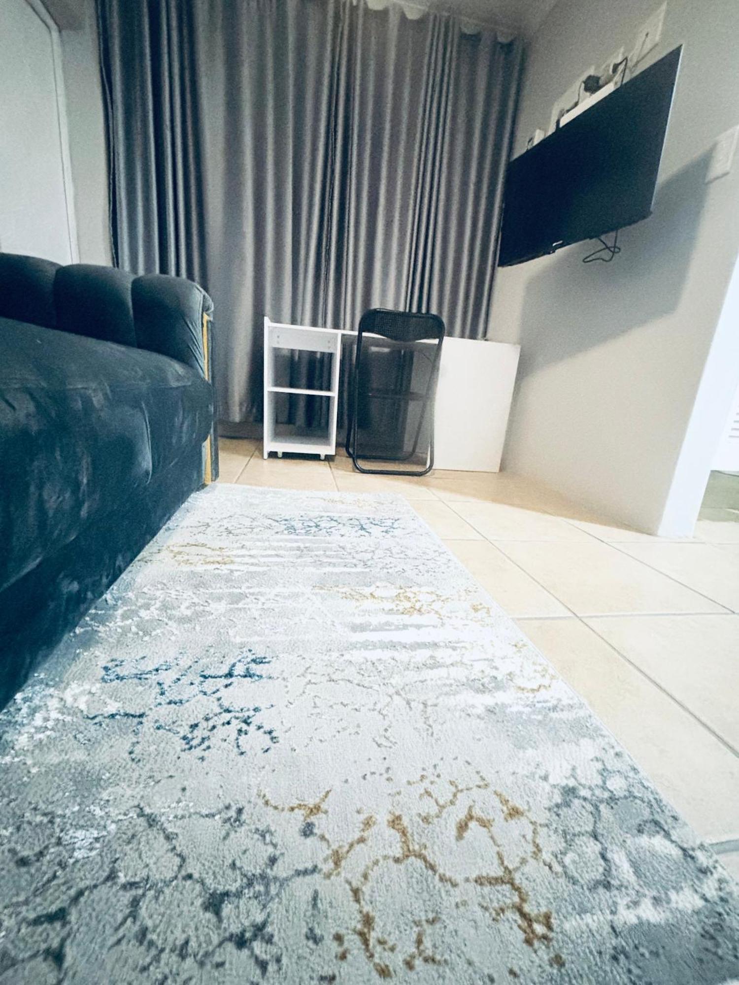 Stay-tiah Grey Durban